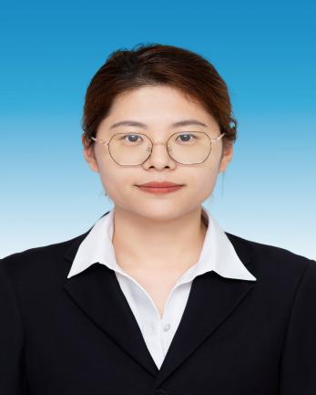 姓名：宋春丽 职称：医师  职务：科员